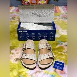 Birkenstock Women’s Light Beige Felt Wool Arizona Sandal NWB